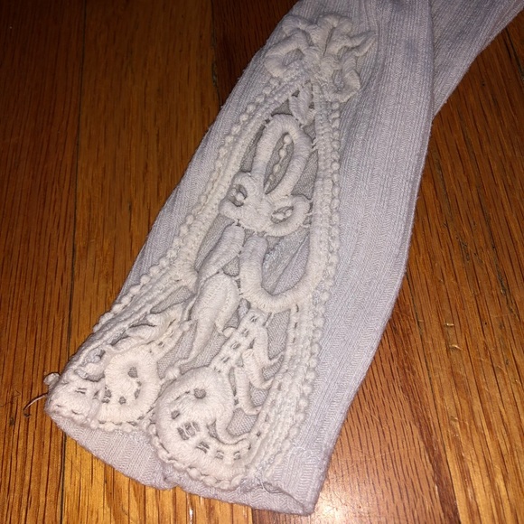 Long Sleeve White Lace Up Hollister Top - Picture 3 of 3
